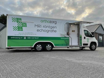 De Orthozorg Mobiele Eenheid: een eigen bus uitgerust met MRI, röntgen en echografie voor orthopedisch onderzoek op locatie 